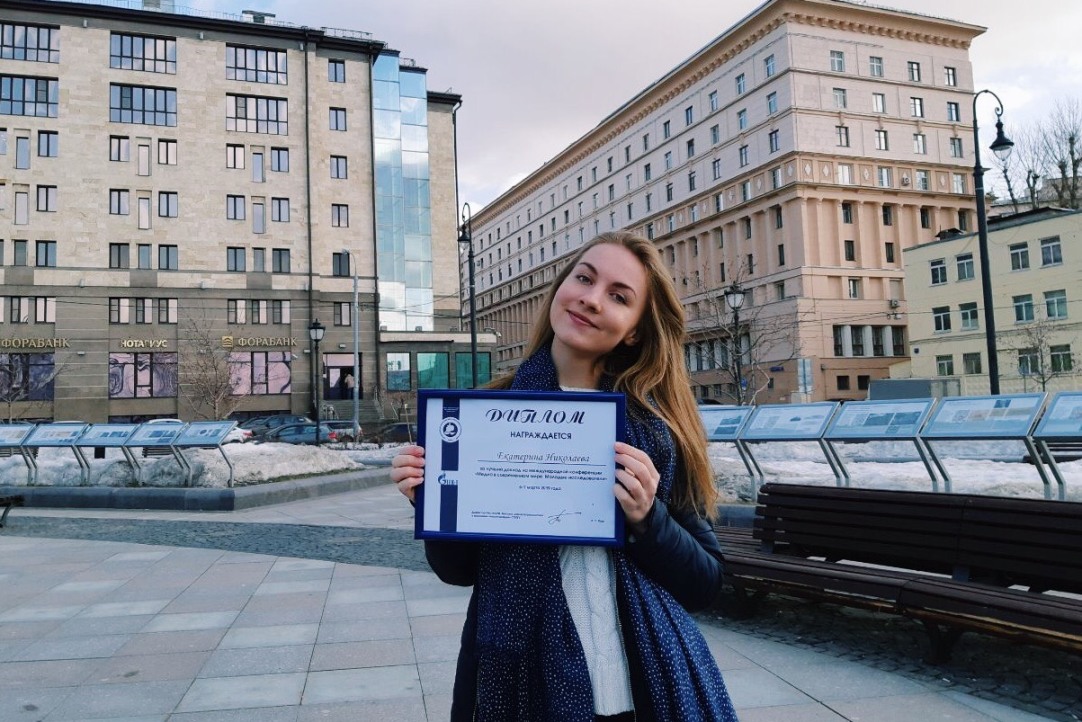 Колледжи москвы реклама и связи с общественностью. Финансовый университет реклама и связи с общественностью. Университеты Москва реклама и связи с общественностью. Реклама университета. ВШЭ Москва реклама и связи с общественностью.